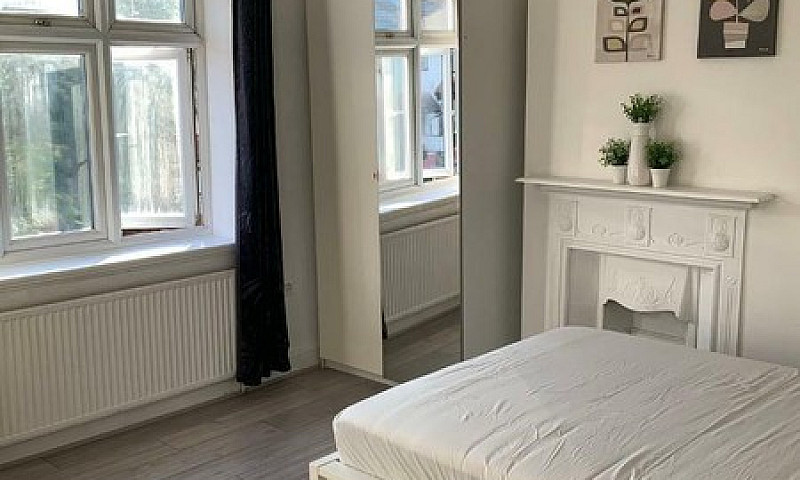 Large Double Bedroom...