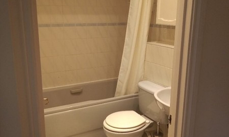 One Bedroom Flat To ...