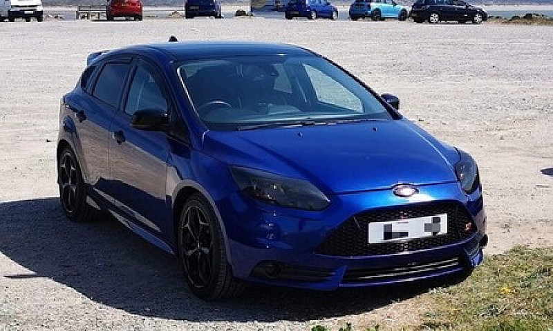 2014 14 Ford Focus 1...