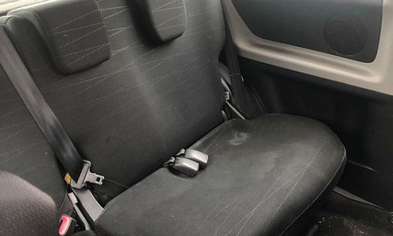 2008 Toyota Yaris 1....