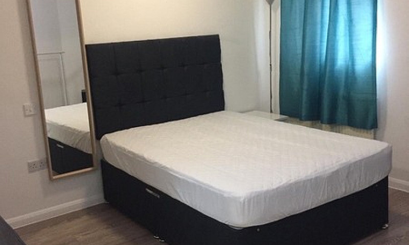 Fabulous Bedsit With...