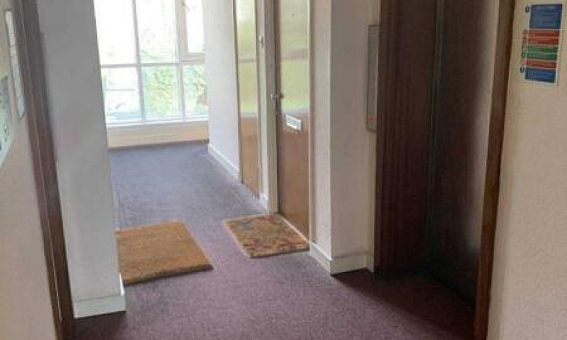 3 Bedrooms In Greenl...