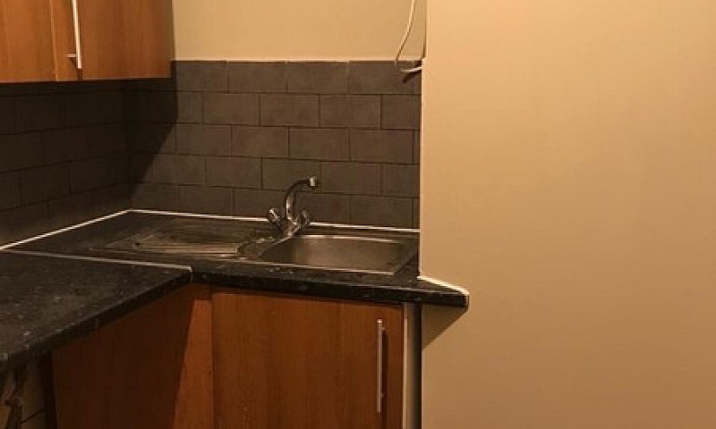 Spacious Studio Flat...