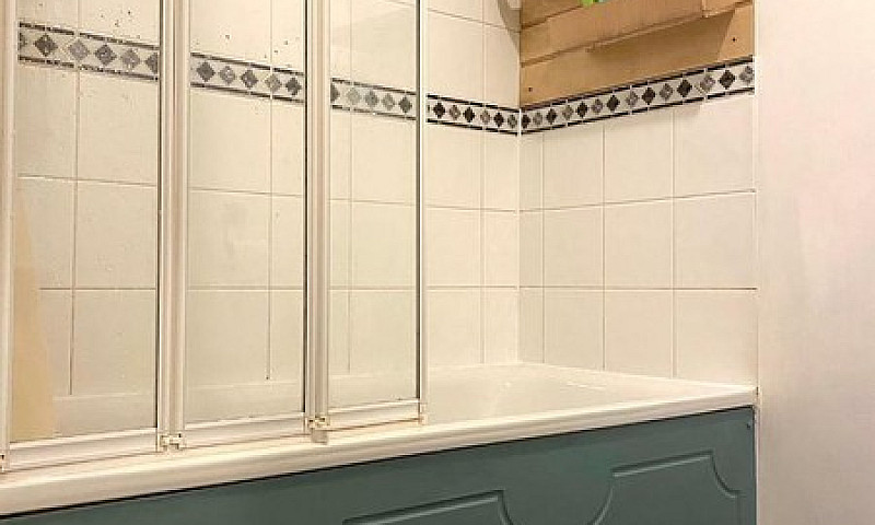 2 Bed Flat, Crystal ...