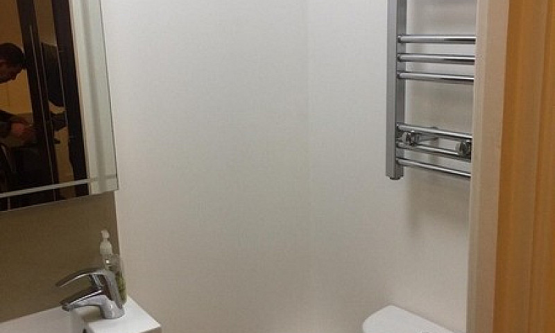 Large Double Room Wi...