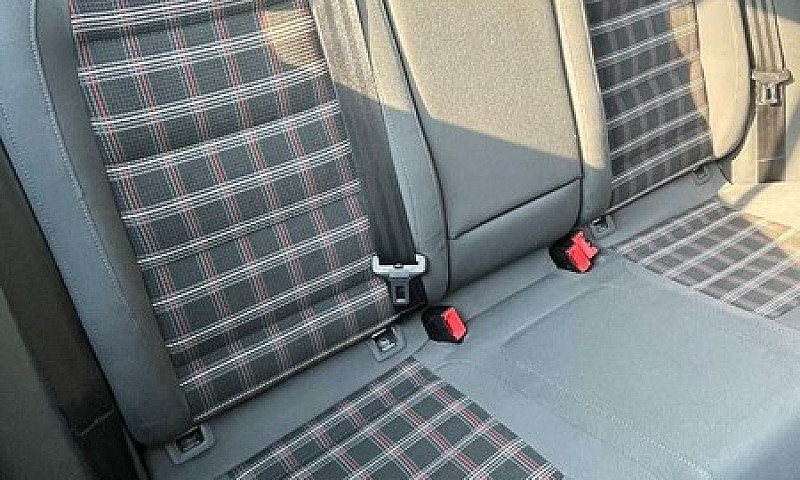 2005 Volkswagen Golf...
