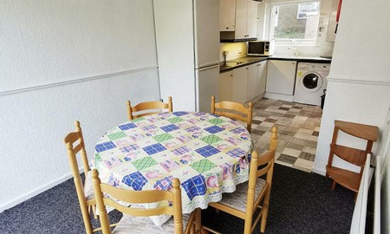 3 Bedroom House In W...