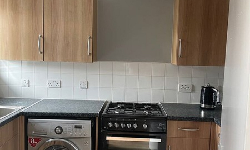 One Bedroom Flat To ...