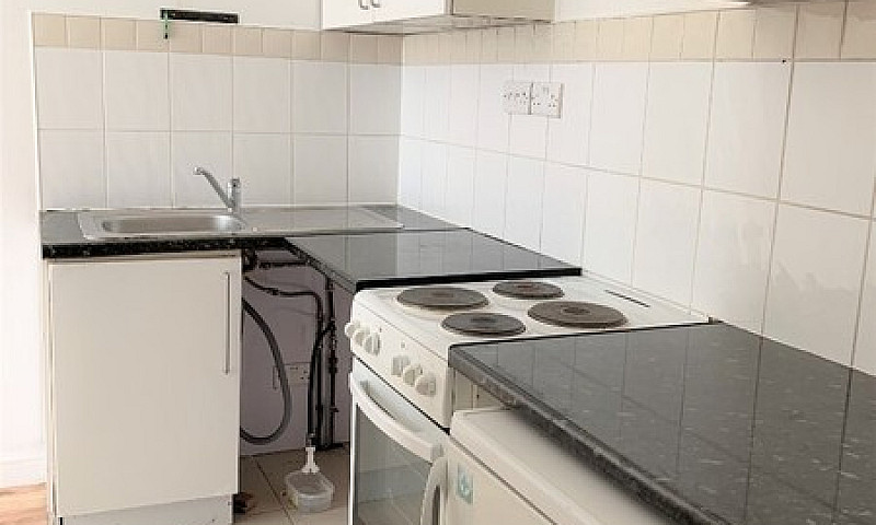 Clean Ground Floor S...