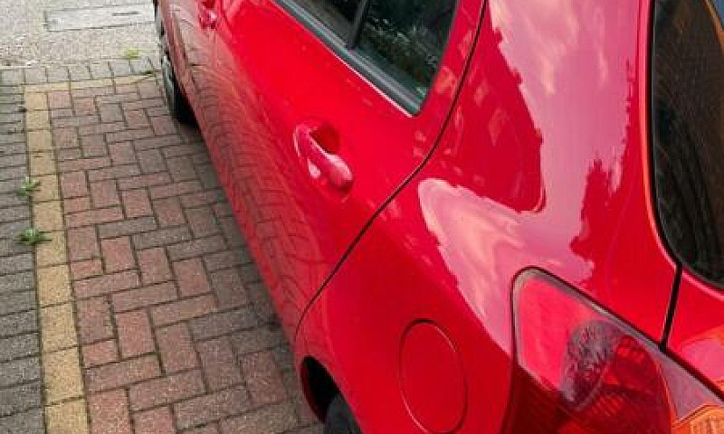 Toyota Yaris ...
