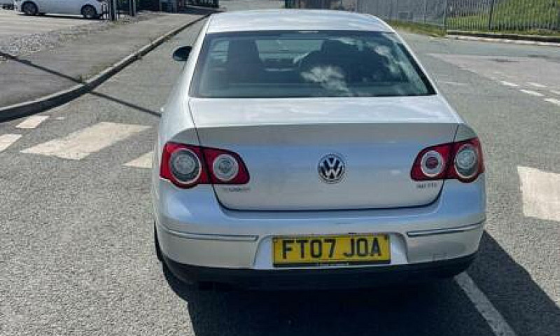 Volkswagen Passat ...