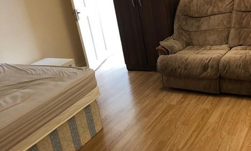 5 Bed 3 Bath Semi De...