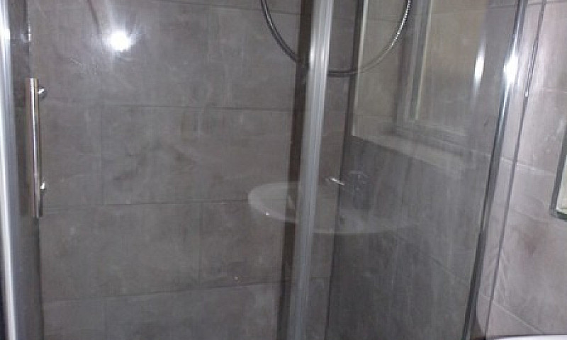 Studio Apartment, Le...