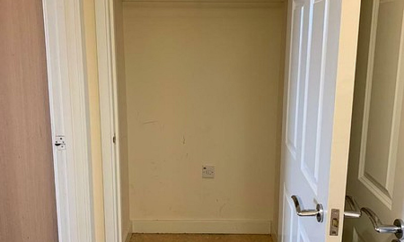 1 Bed Flat Savoy Cou...