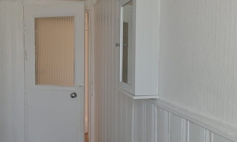 1 Bedroom Flat In De...