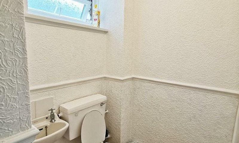 3 Bedroom House In W...