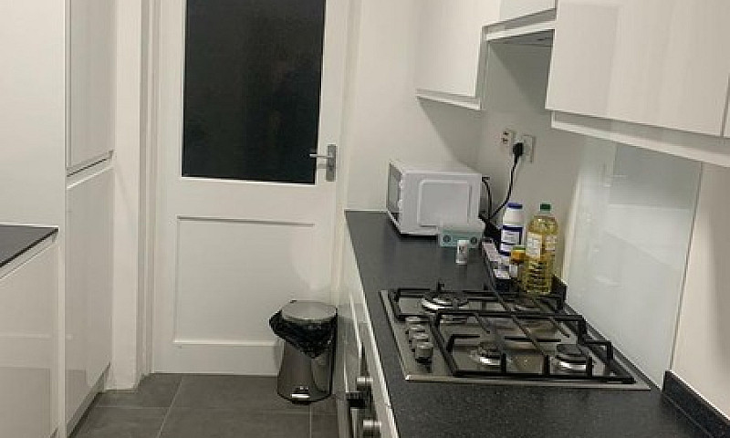 Modern Double Room I...