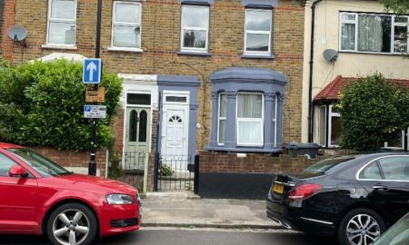 Stunning 4 Bedrooms ...
