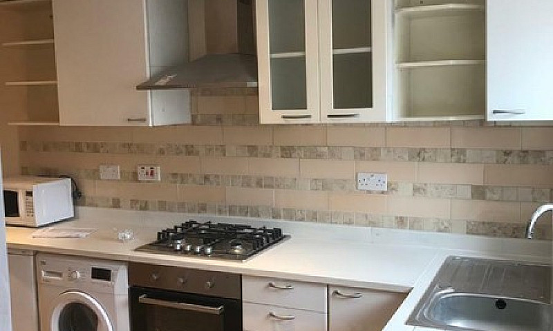 One Bedroom Flat To ...
