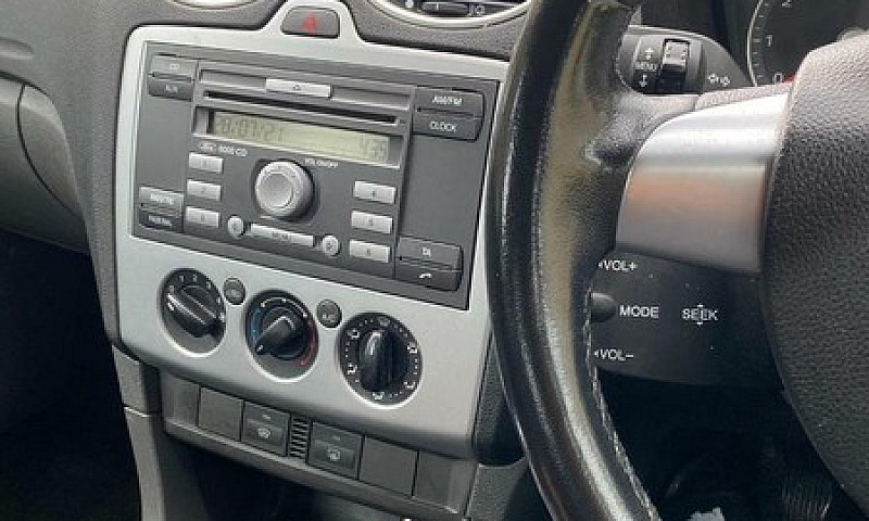 Ford Focus Zetec Cli...