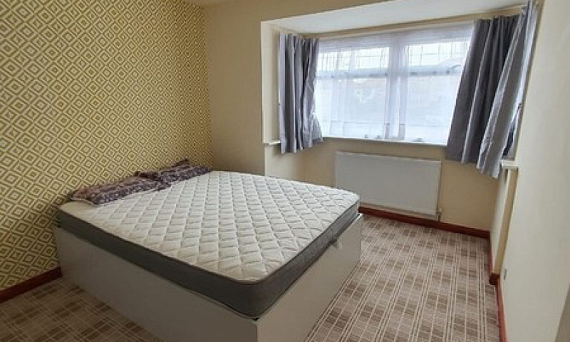 3 Bedroom Flat Avail...