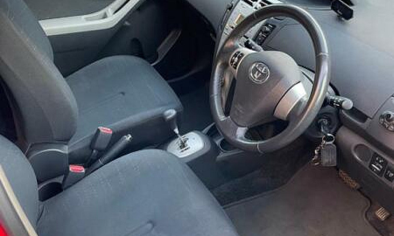 Toyota Yaris ...