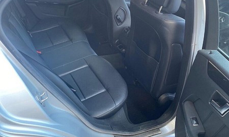 Mercedes-Benz, E Cla...