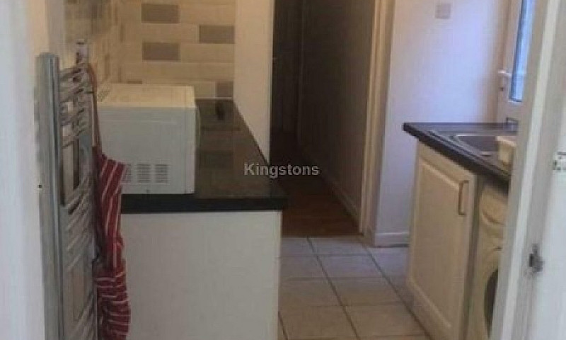 1 Bedroom Flat In Ri...