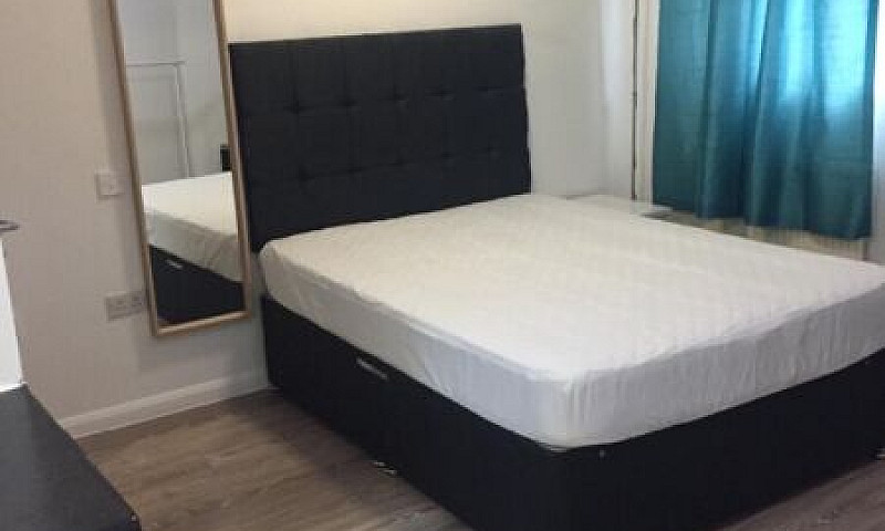 Fabulous Bedsit With...