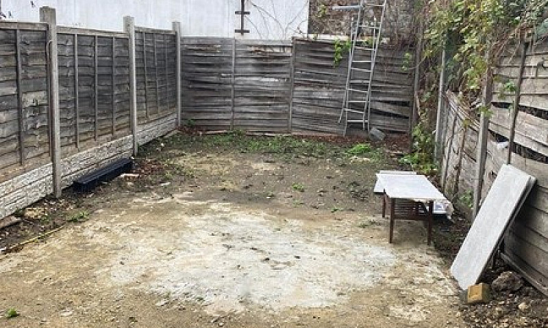 2 Bedroom House In S...