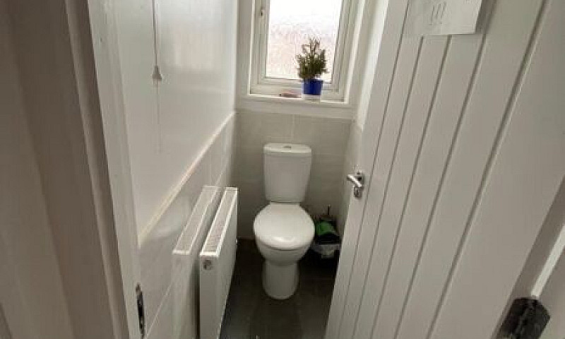 Spacious 4 Bed House...