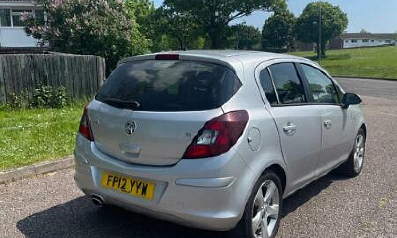 ** Vauxhall Corsa 1....