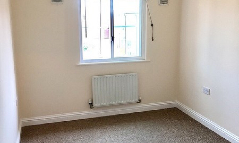 Flat To Let...
