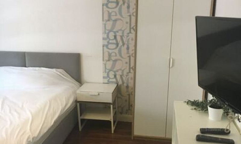 Self Contained Studi...