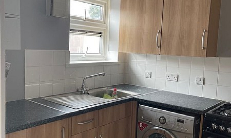 One Bedroom Flat To ...