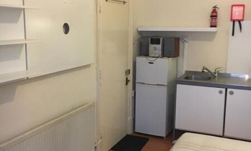 Self Contained Studi...
