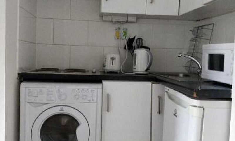 Studio Flat In Crawf...