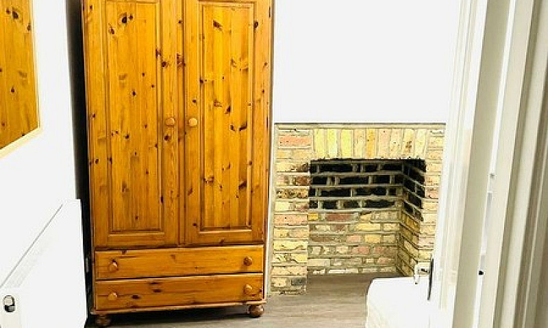 Single Room In Plais...