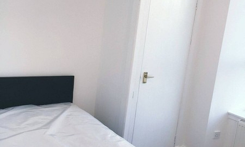 Double Bedroom To Re...