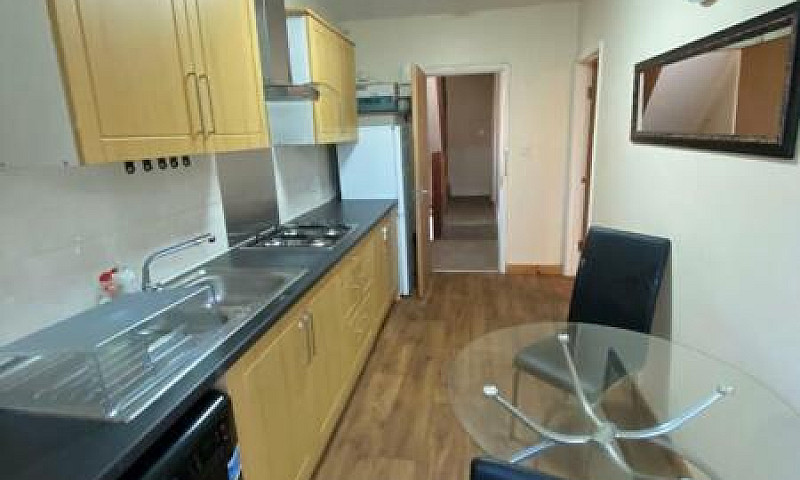 Studio To Rent 5 Min...