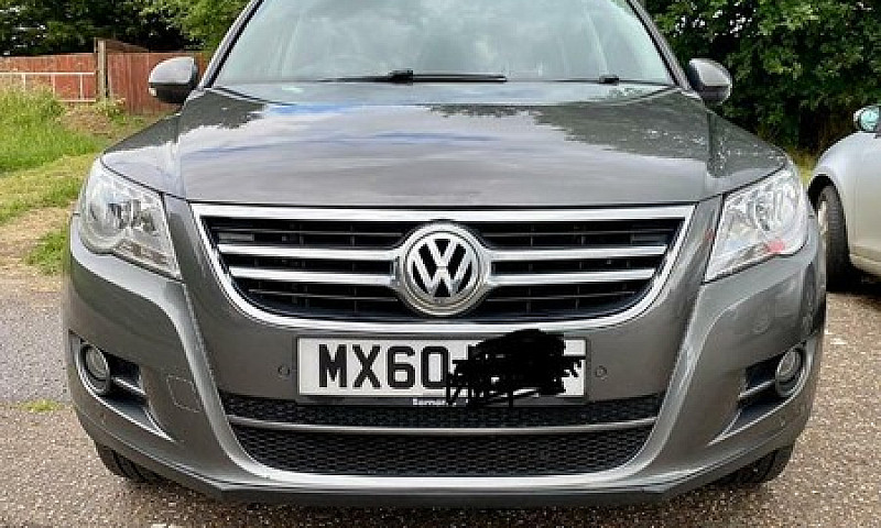 Volkswagen Tiguan ...