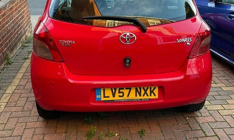 Toyota Yaris ...
