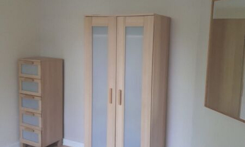 Studio Flat To Let...