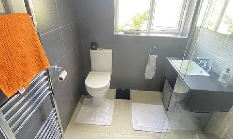 13 Eton Road *****Ne...