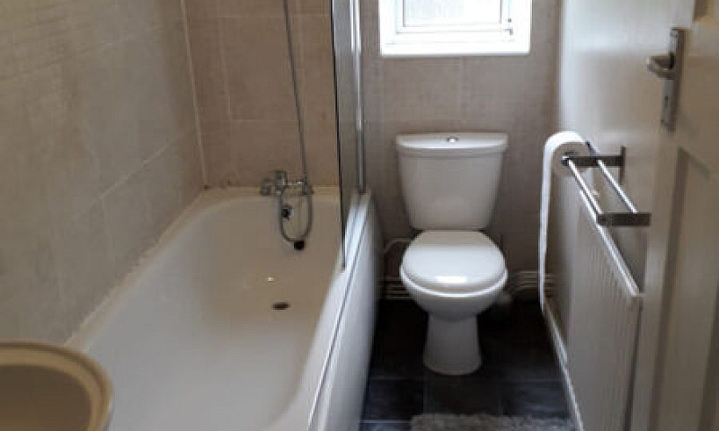 Superb One Bed Flat ...