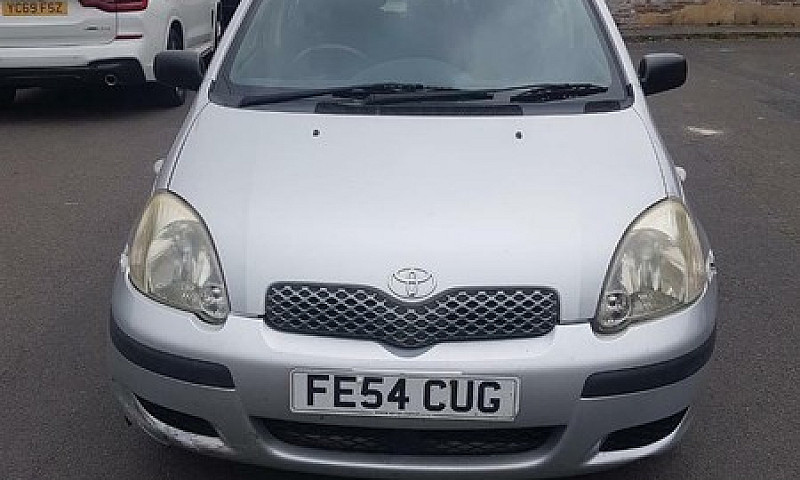 Toyota Yaris 1.0 Vvt...