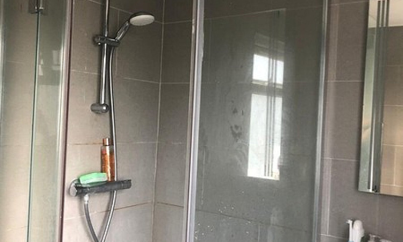 Spacious Room To Let...