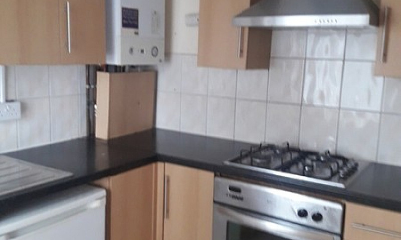 Large Double Room Su...