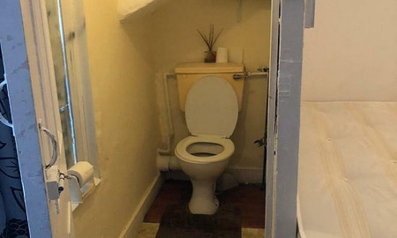 Large Studio Flat...