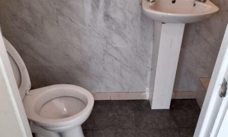 A Huge Studio Flat I...